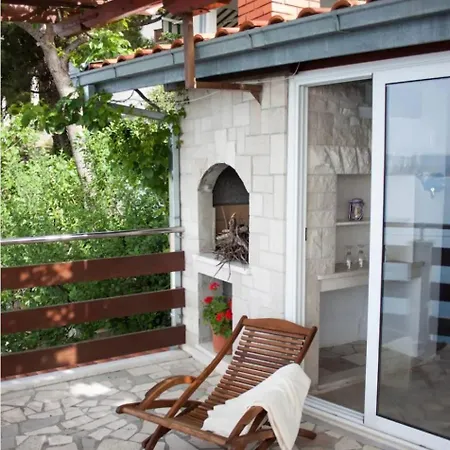 Intimate Nest On The For 2, Free Parking At The House Apartament Grabovac (Split-Dalmatia)