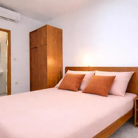 Intimate Nest On The For 2, Free Parking At The House Apartament Grabovac (Split-Dalmatia)